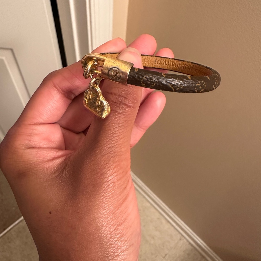 AUTHENTIC LV Bracelet - Picture 5 of 8